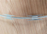 Arame farpado enrolado da lâmina da cor de prata, amostra espiral do arame farpado disponível