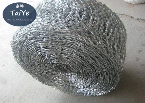 Tipo BTO22 reforçado arame farpado mergulhado quente da lâmina de lâmina de grande resistência