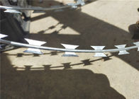 Laço cruzado galvanizado 600mm do arame farpado da lâmina malha de aço 10 Mtr